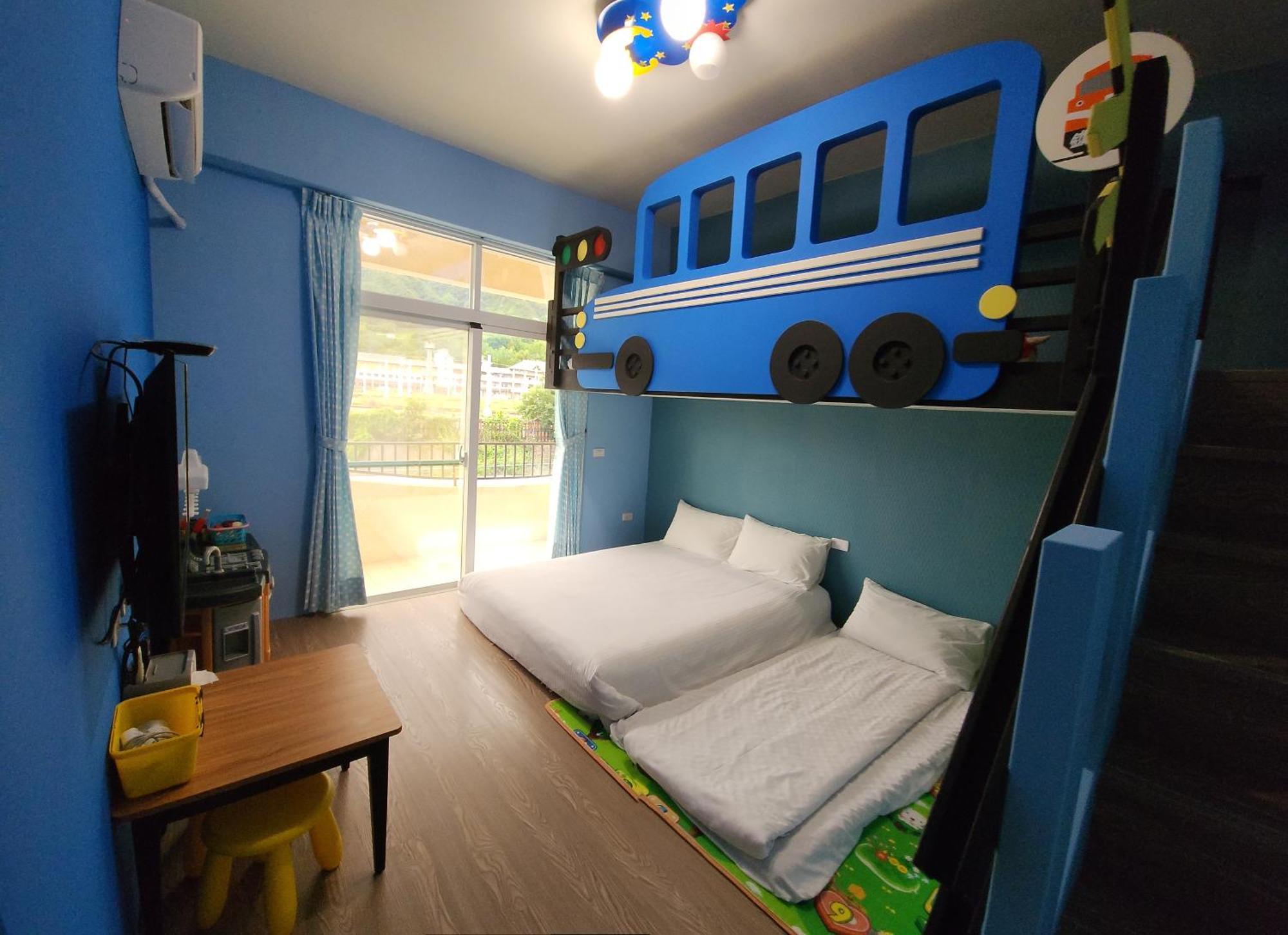 Hotel The Railroad Runs T'ai-tung Esterno foto